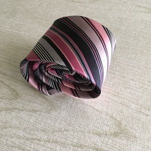 Brand New 100% Silk Van Heusen Mens Neck Tie